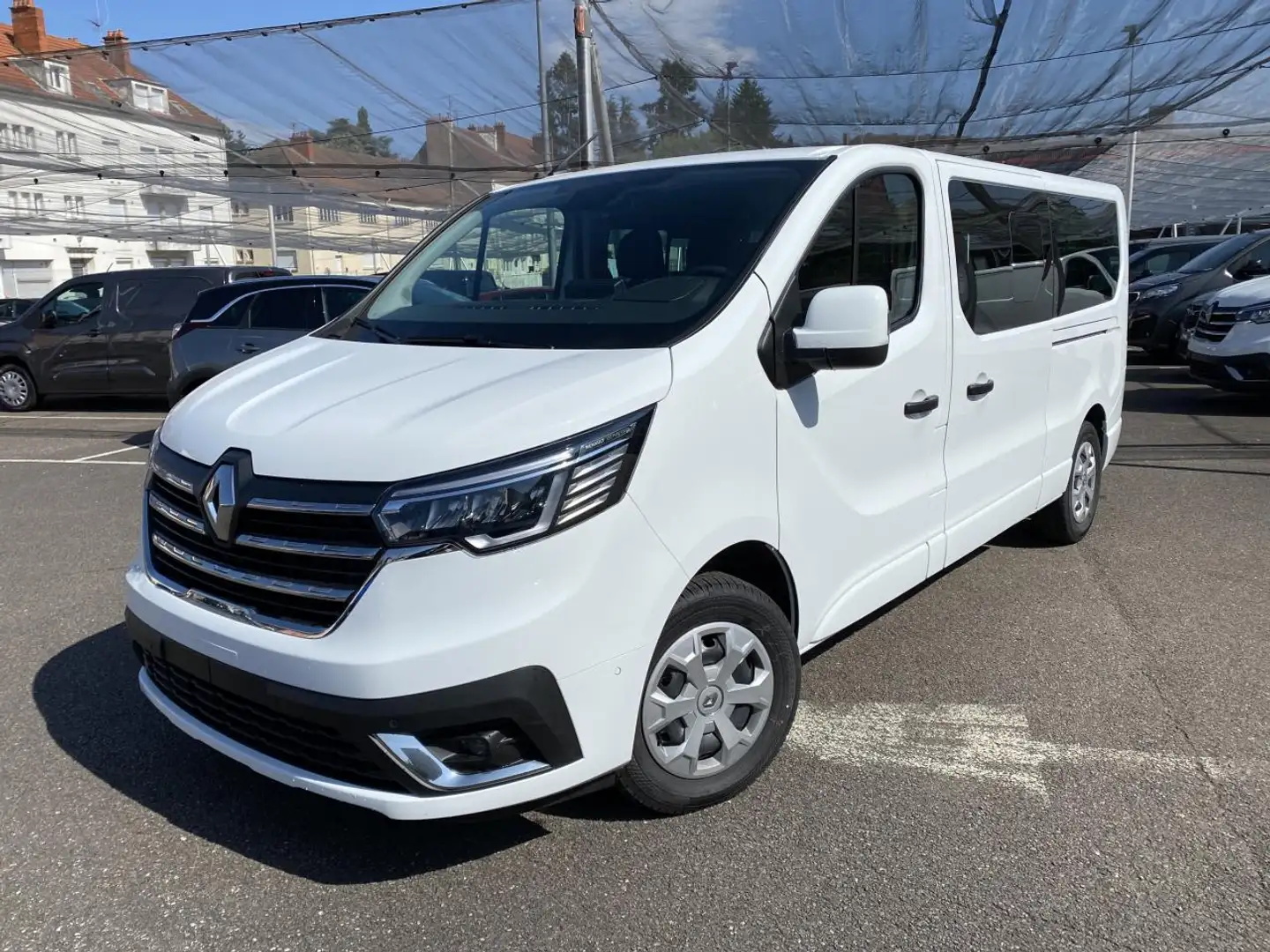 Renault Trafic 37 825 HT III (2) COMBI 2.0 L2 DCI 150 ENERGY S\u0 Blanc - 1