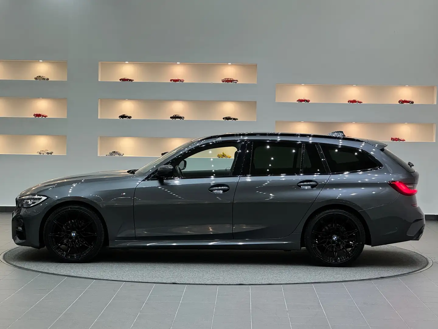 BMW 320 d xDrive*M-Paket*AHK*Aerodynamik M-Technic* Gris - 2
