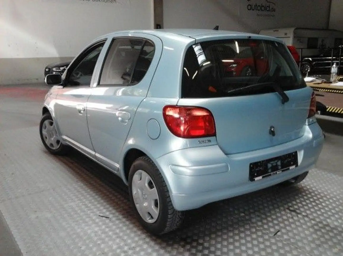 Toyota Yaris 1.3 Sol 5-türer Klima TÜV NEU ! Grau - 2