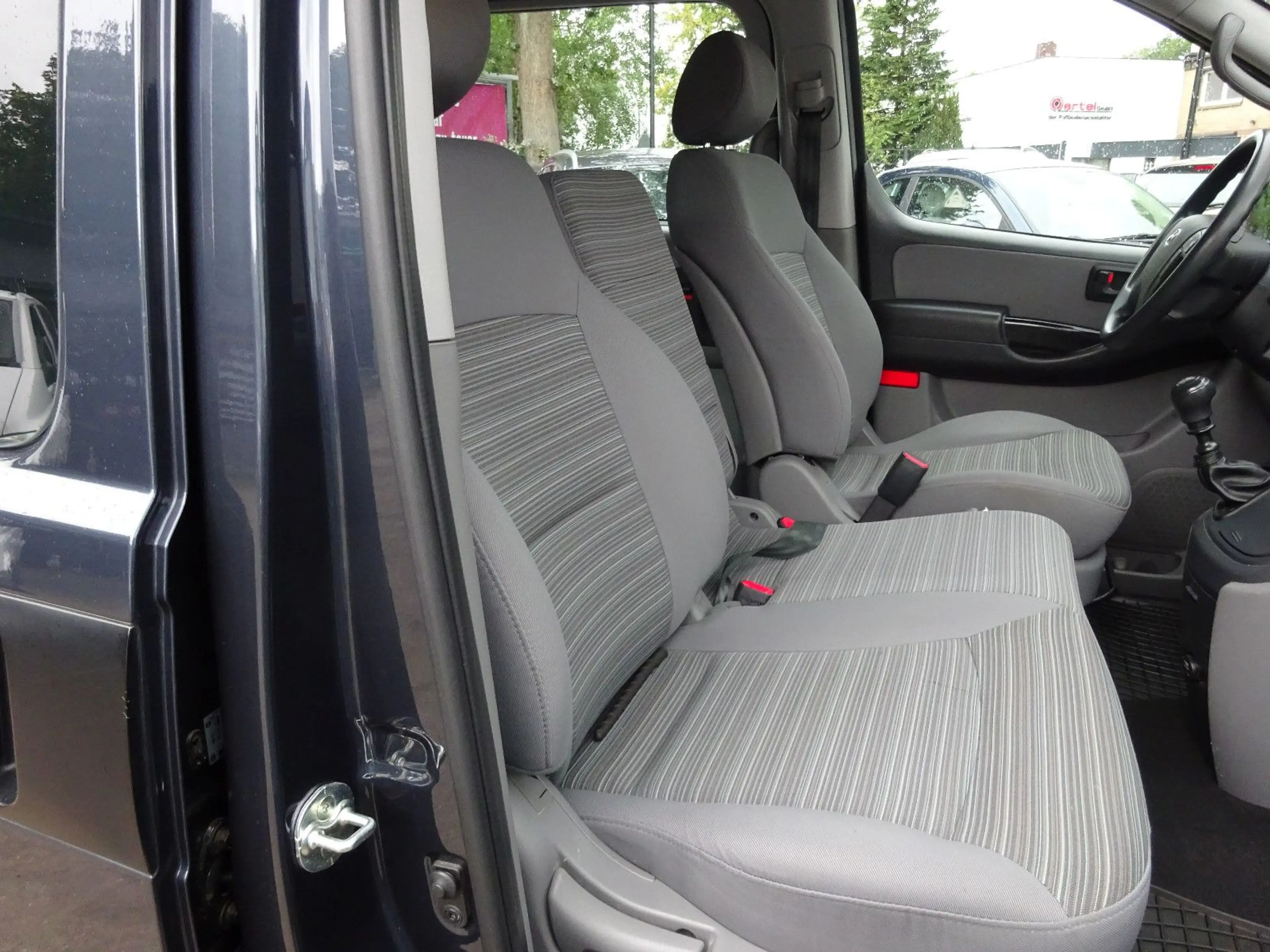 Hyundai H-1 2,5 CRDi Travel Trend 1-Hand / 6-Sitze / K — photo 14