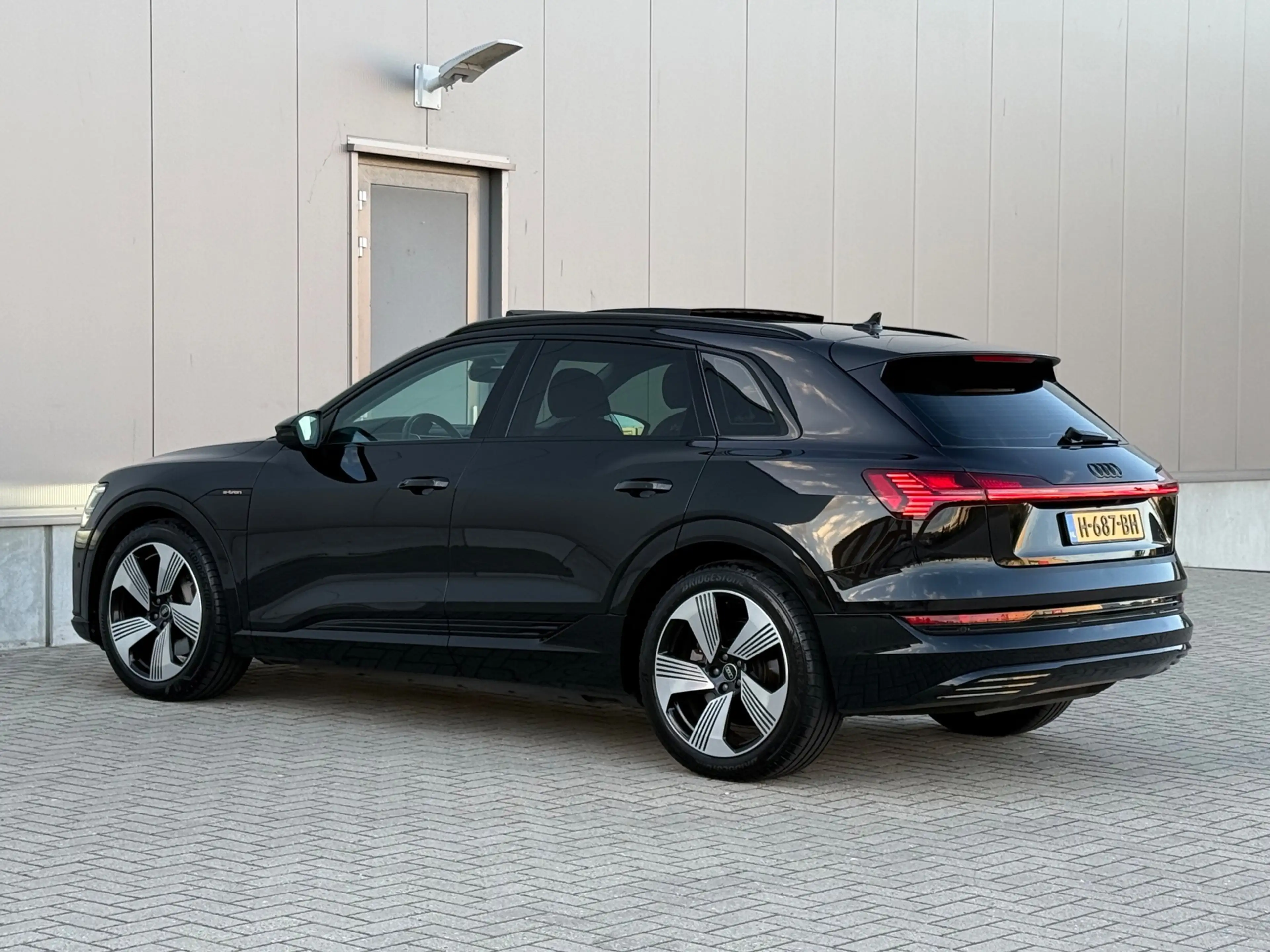 Audi e-tron E-tron 50 quattro SOH 92% PANO 71 kWh — photo 10