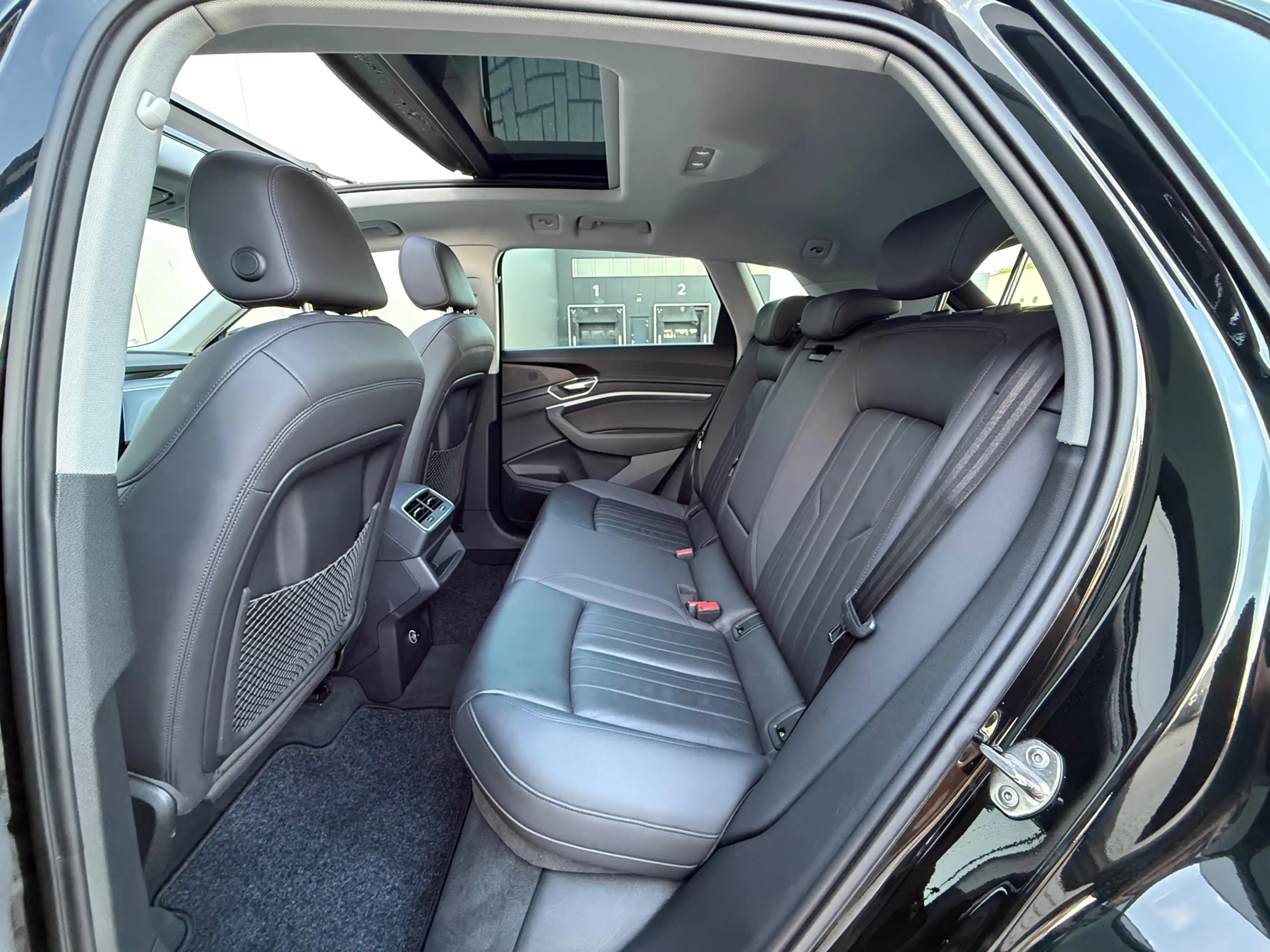 Audi e-tron E-tron 50 quattro SOH 92% PANO 71 kWh — photo 14