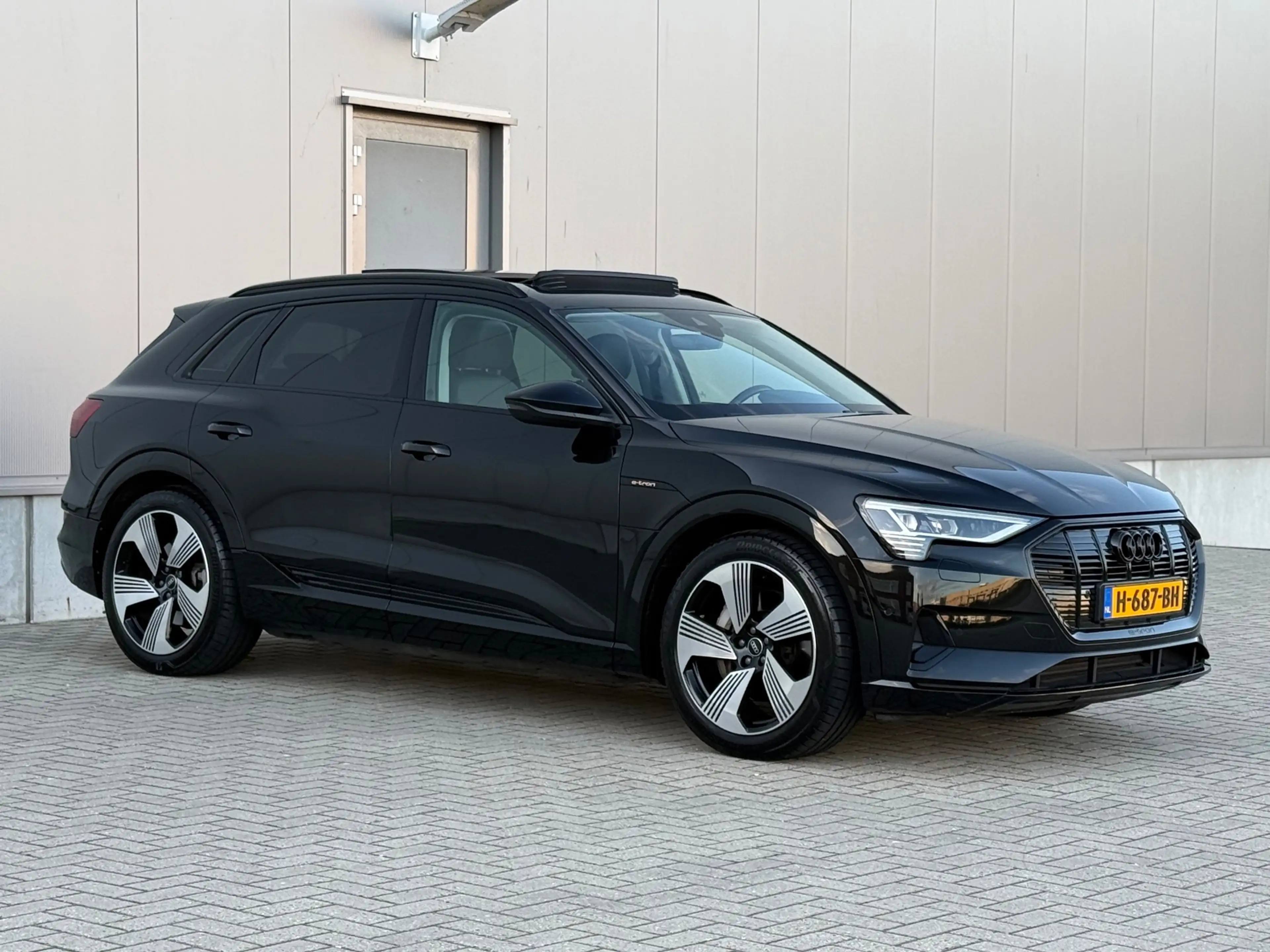 Audi e-tron E-tron 50 quattro SOH 92% PANO 71 kWh — photo 5