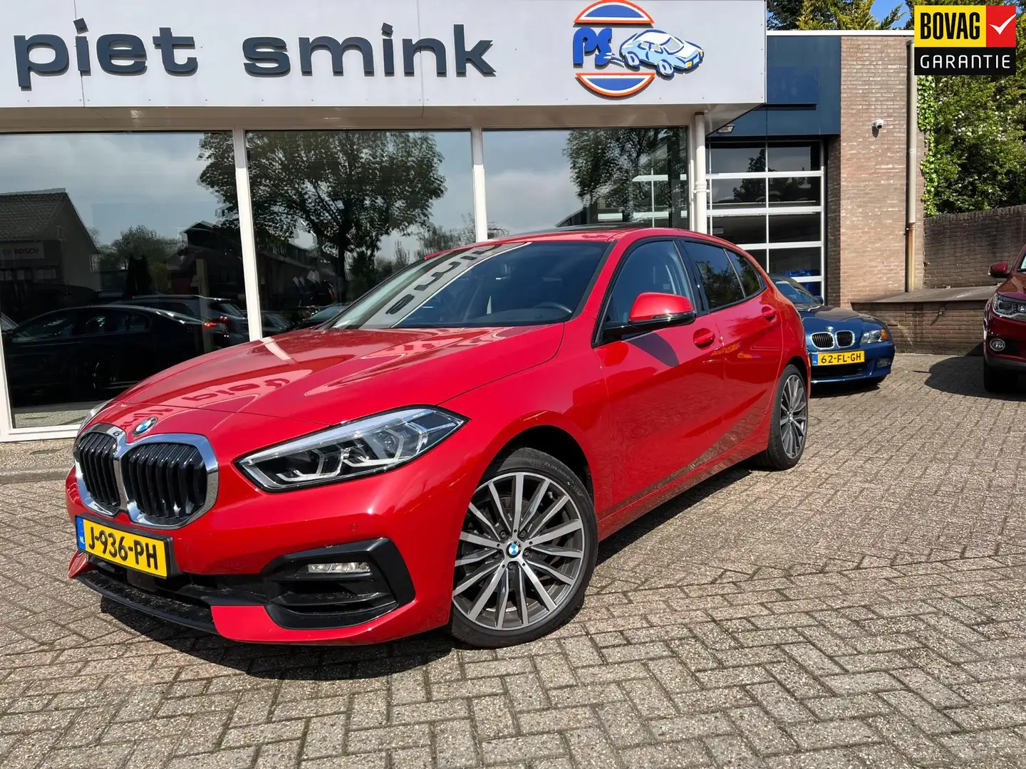 BMW 118 1-serie 118i Executive Edition Rojo - 1