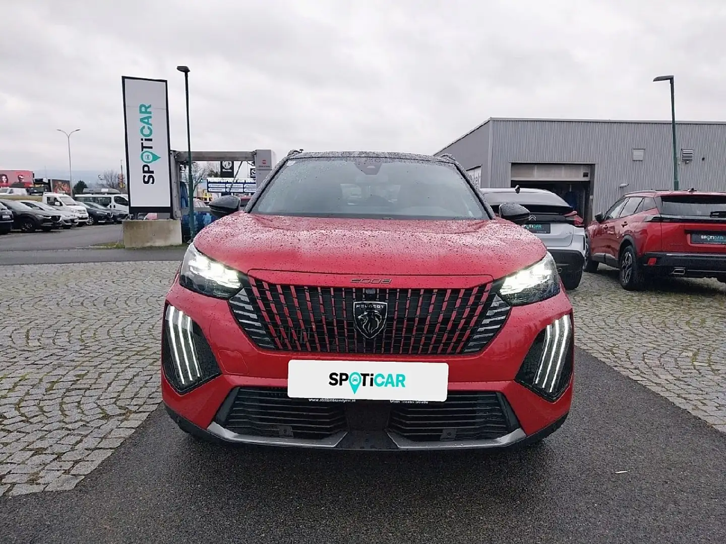 Peugeot 2008 Hybrid 136 e-DCS6 GT Rot - 2