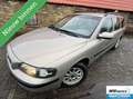 Volvo V70 2.4 D Comfort Line Beige - thumbnail 1