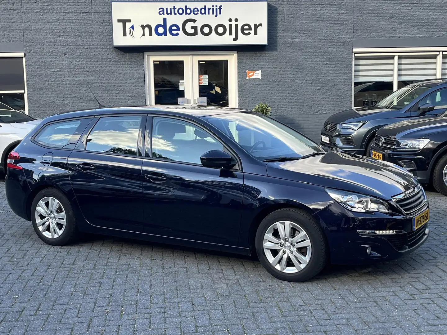 Peugeot 308 SW 1.2 PureTech Active | NAV. | STOELVERW. | AFN. Bleu - 1