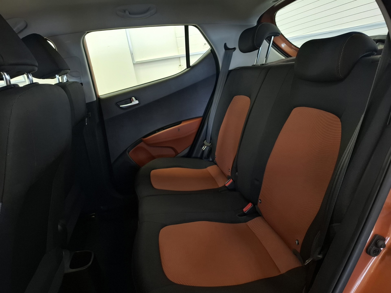 Hyundai i10 1.0i i-Motion Premium 3e Eigenaar Airco Garantie M — photo 9