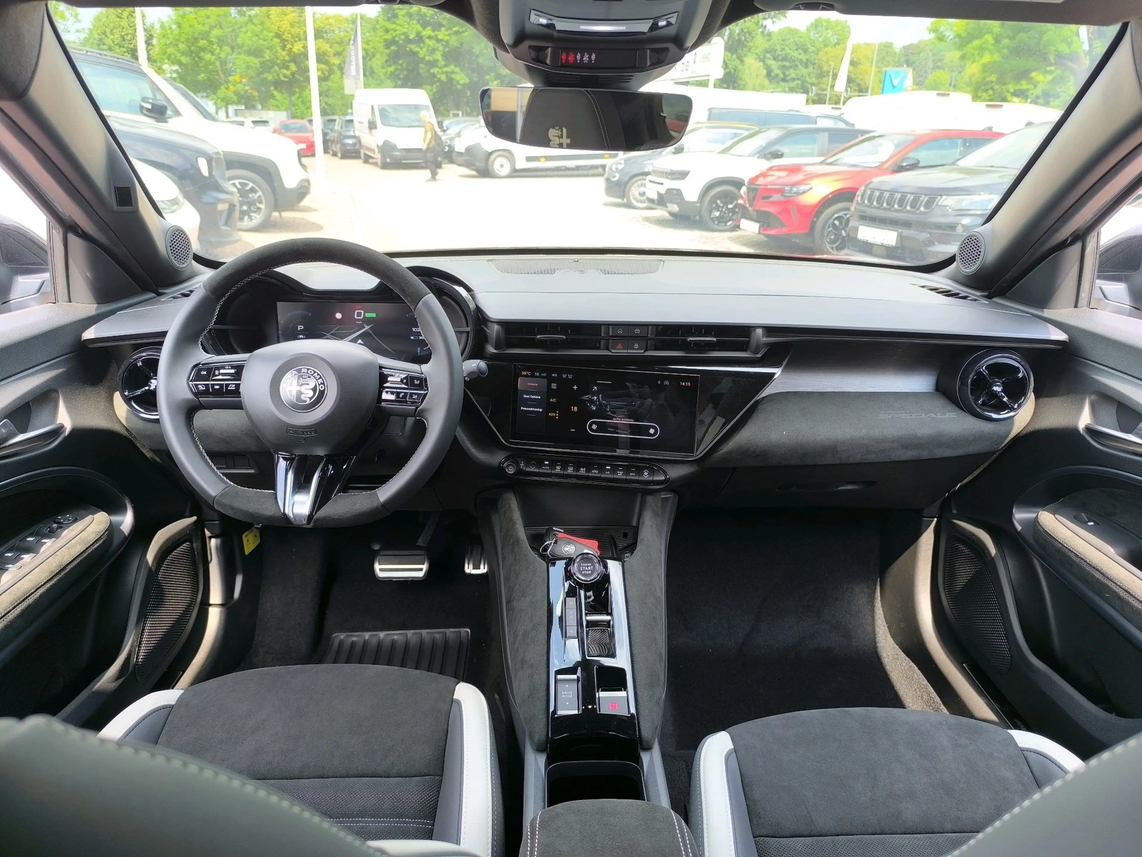 Alfa Romeo Junior Elettrica 115 kW Sport Speciale — photo 15