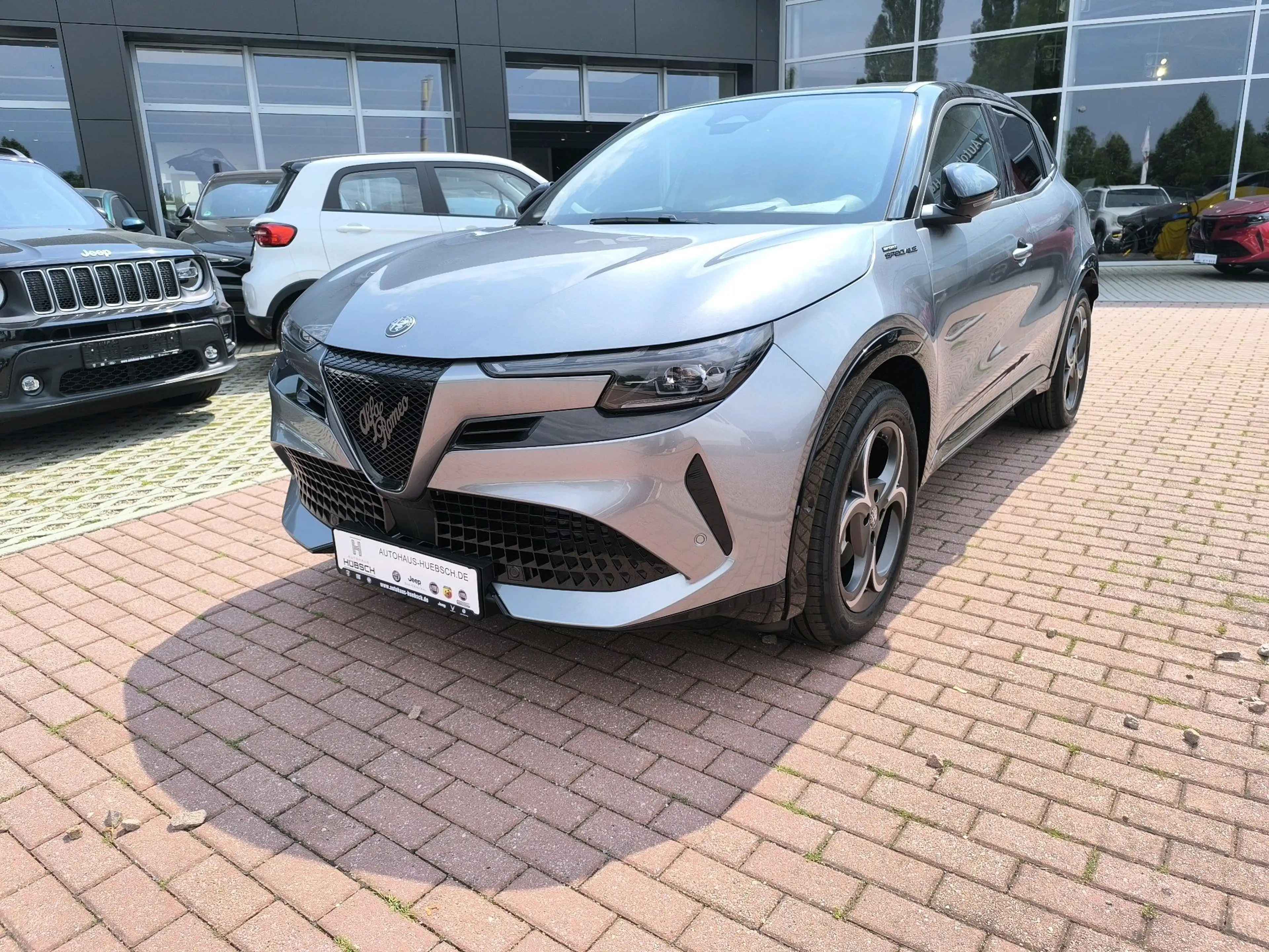 Alfa Romeo Junior Elettrica 115 kW Sport Speciale — photo 3