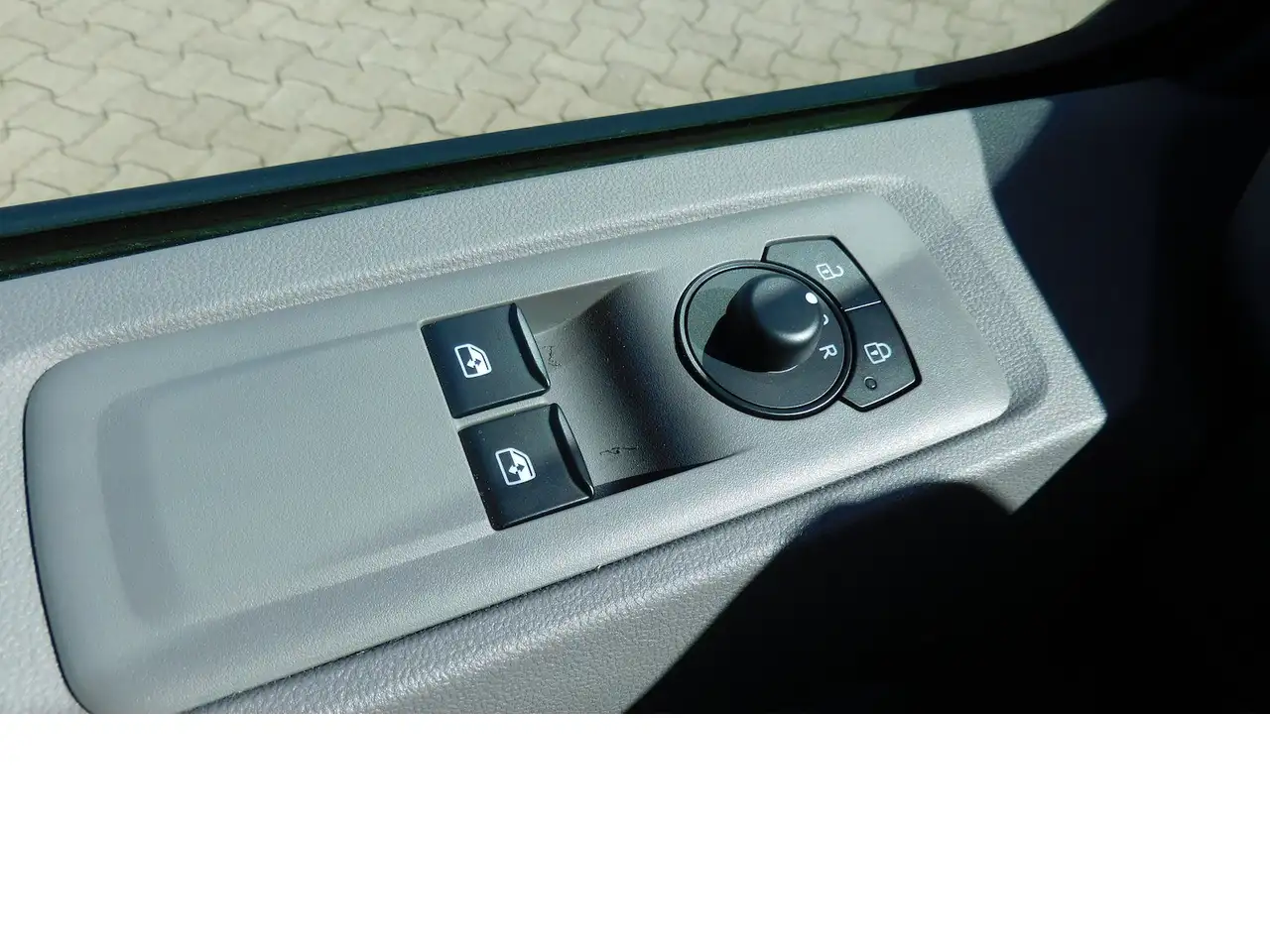 Volkswagen T7 Transporter Elektro 1-Gang 3 Sitze Navi Klima, миниатюра 23