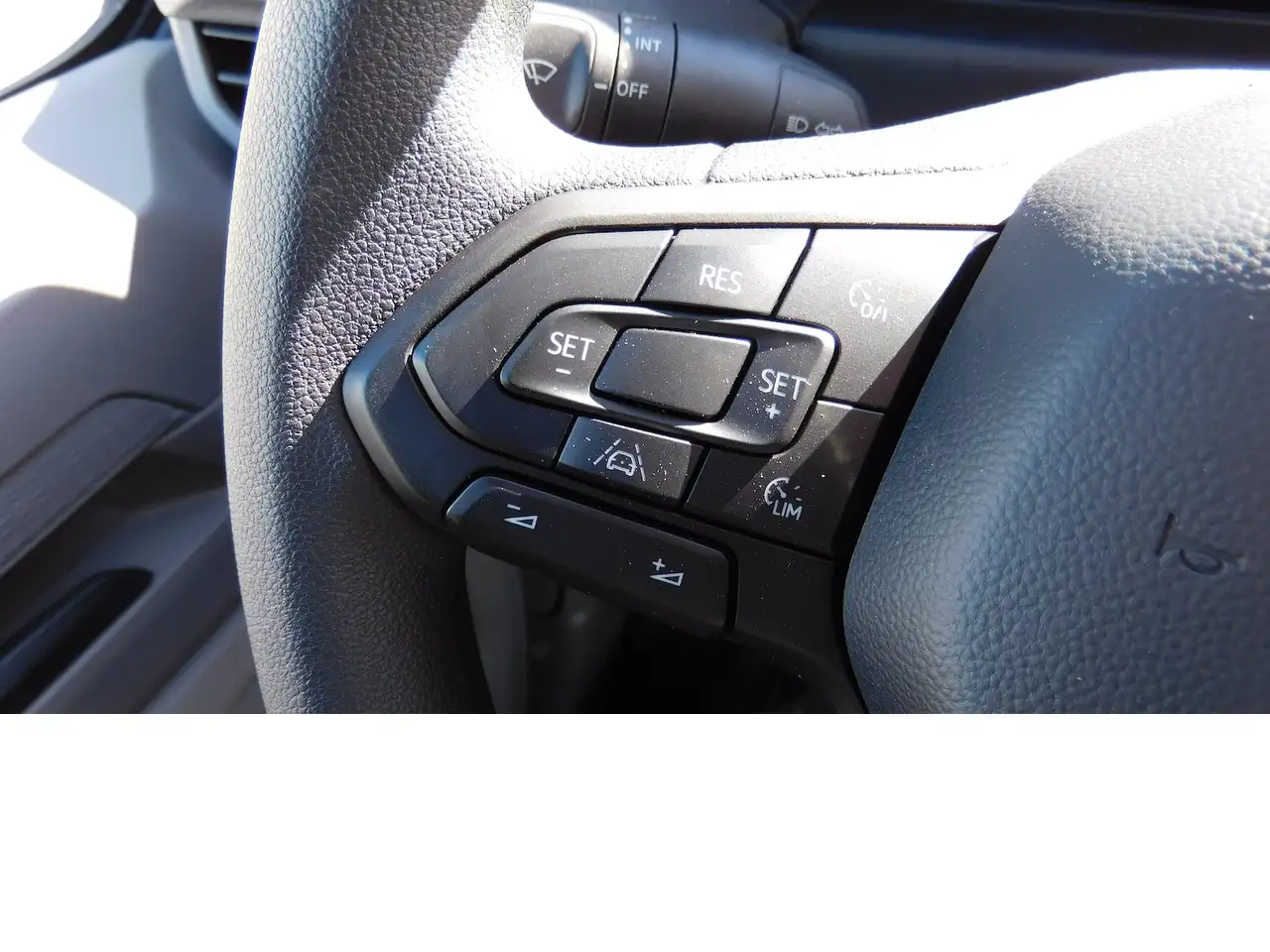 Volkswagen T7 Transporter Elektro 1-Gang 3 Sitze Navi Klima, миниатюра 24