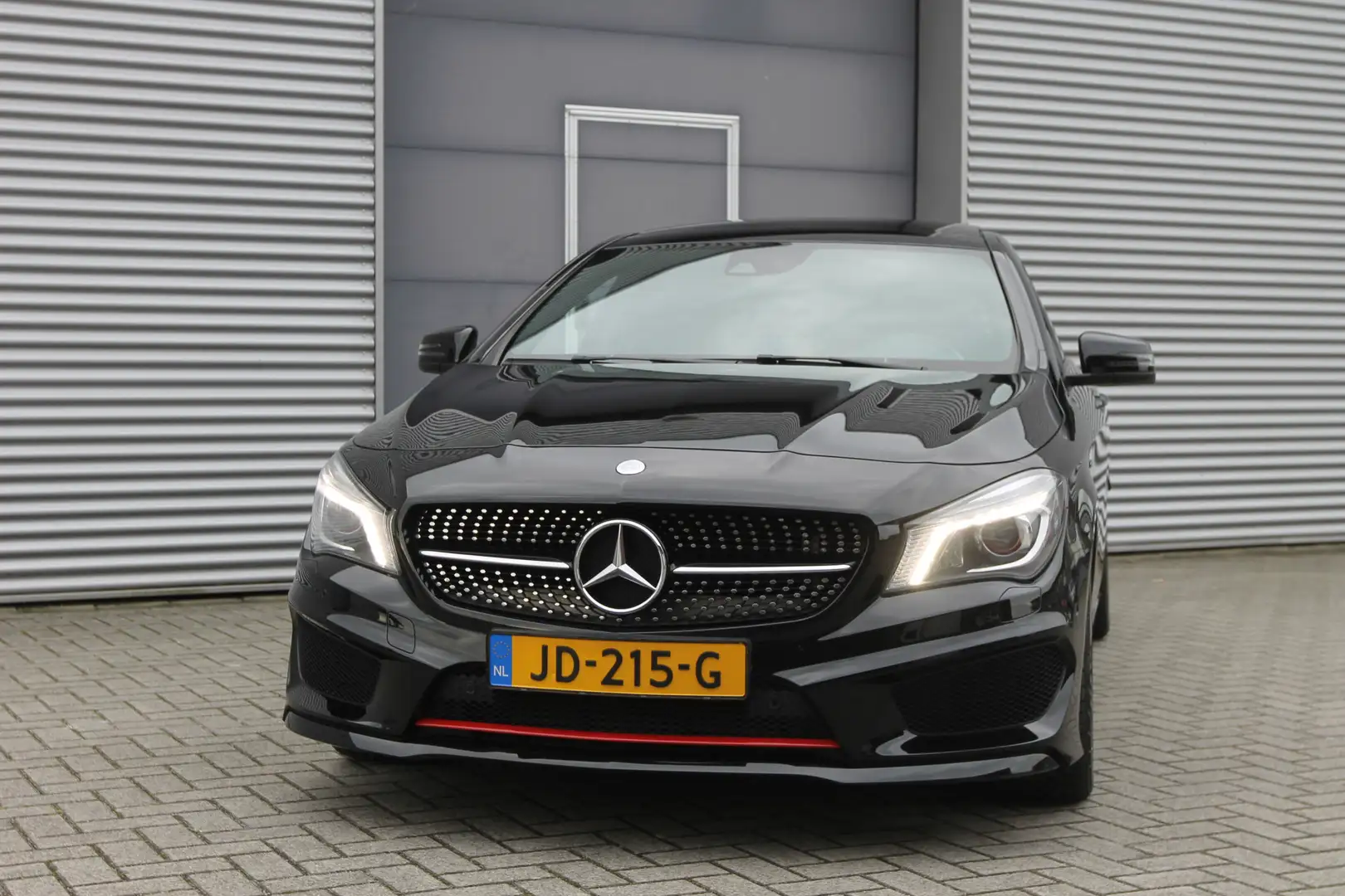 Mercedes-Benz CLA 250 Shooting Brake Sport 4MATIC Ambition I Aut. I AMG Fekete - 2