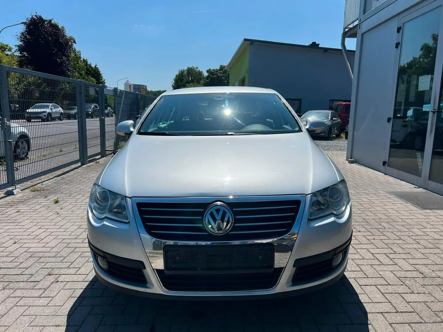 Volkswagen Passat Lim. Trendline Argent - 2