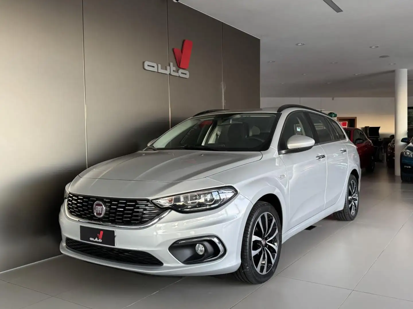 Fiat Tipo 1.6 Mjt S&S DCT SW Lounge +NAVI+TELE Argento - 2