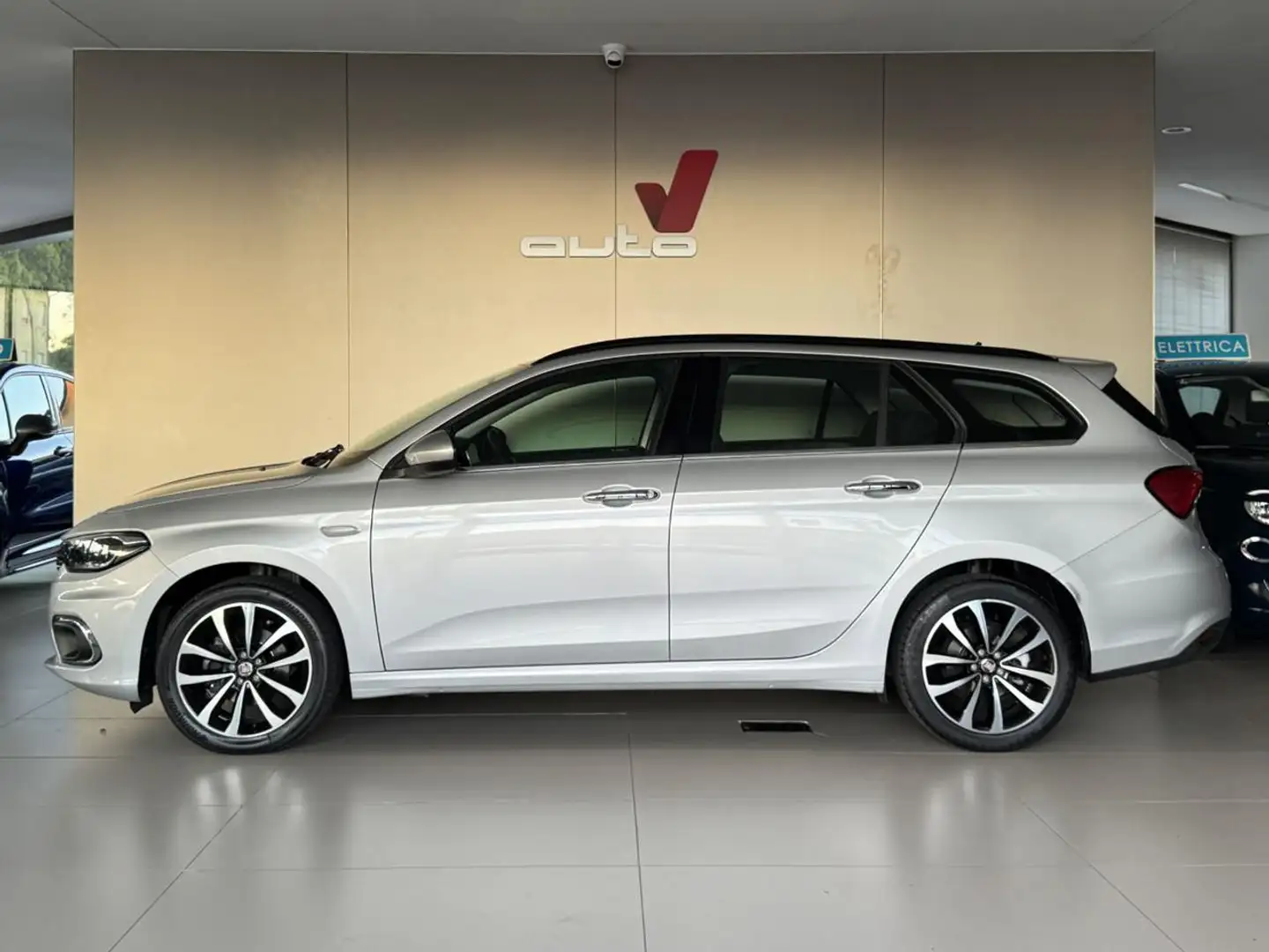 Fiat Tipo 1.6 Mjt S&S DCT SW Lounge +NAVI+TELE Argento - 1