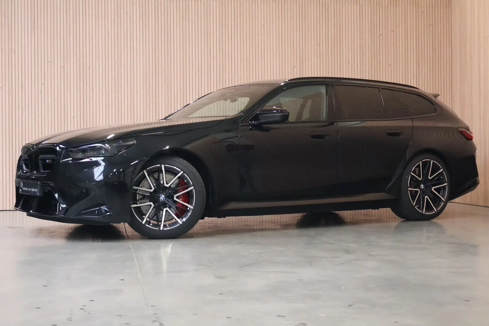 BMW M5 M5 xDrive Touring | FULL BLACK| NICE SPECS | NIEUW Noir - 1