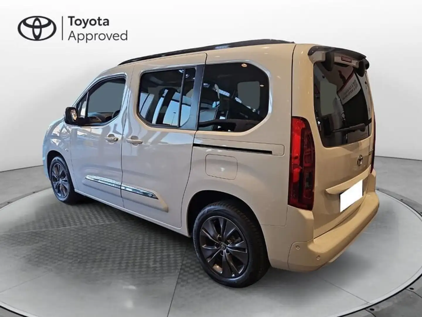 Toyota Proace City 1.5D 130 CV S&S L1 Luxury Weiß - 2