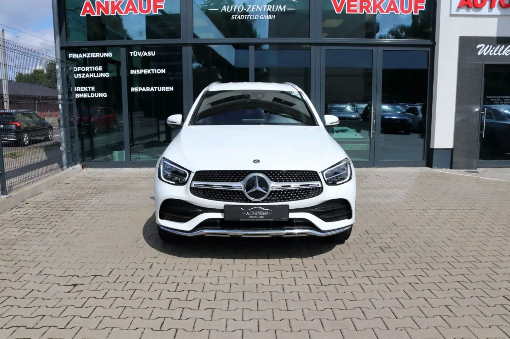 Mercedes-Benz GLC 220 d 4Matic AMG MBUX LED Kamera Klima SHZ Weiß - 2