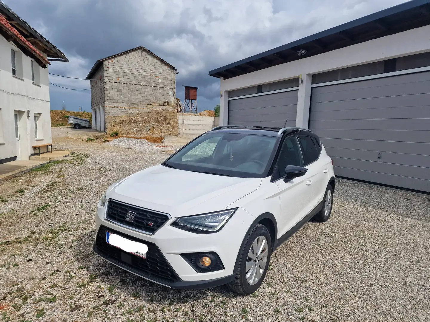 SEAT Arona Arona 1,0 Eco TSI FR DSG FR Weiß - 1