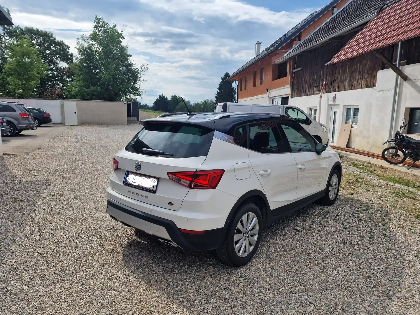 SEAT Arona Arona 1,0 Eco TSI FR DSG FR Weiß - 2