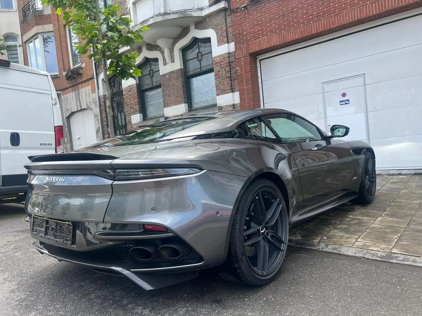 Aston Martin DBS Superleggera-Carbon-V12-725cv-Etat neuve- Gris - 2