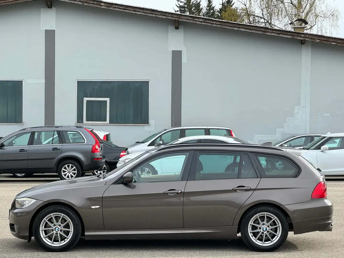 BMW 320 320d xDrive - Facelift - Leder - Automatik - Navi Braun - 2