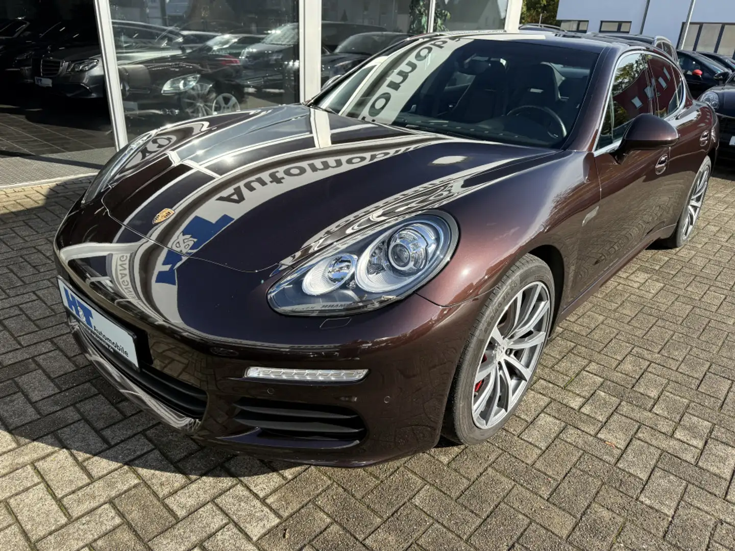 Porsche Panamera Braun - 2