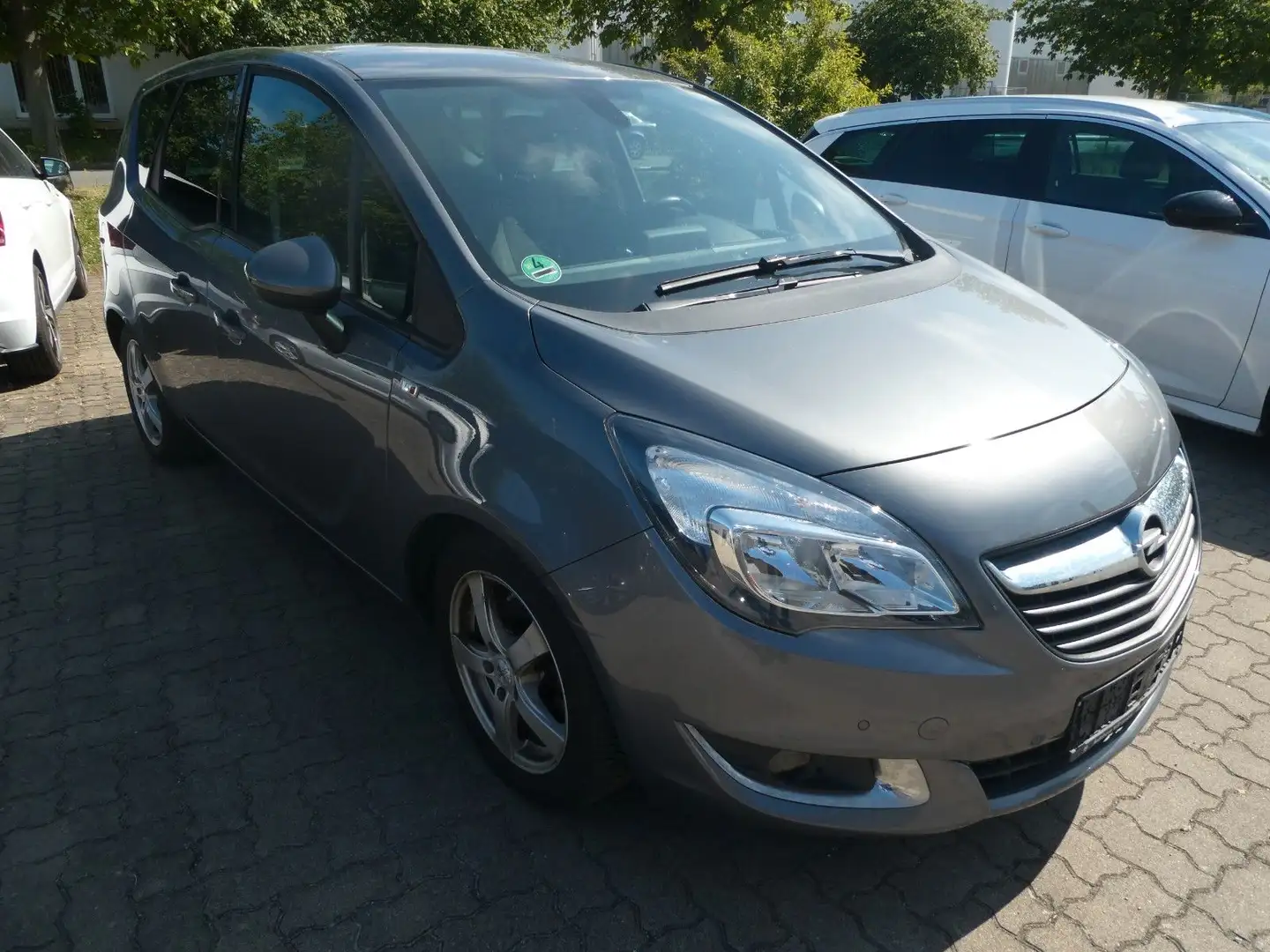 Opel Meriva B Active Automatik Grau - 2