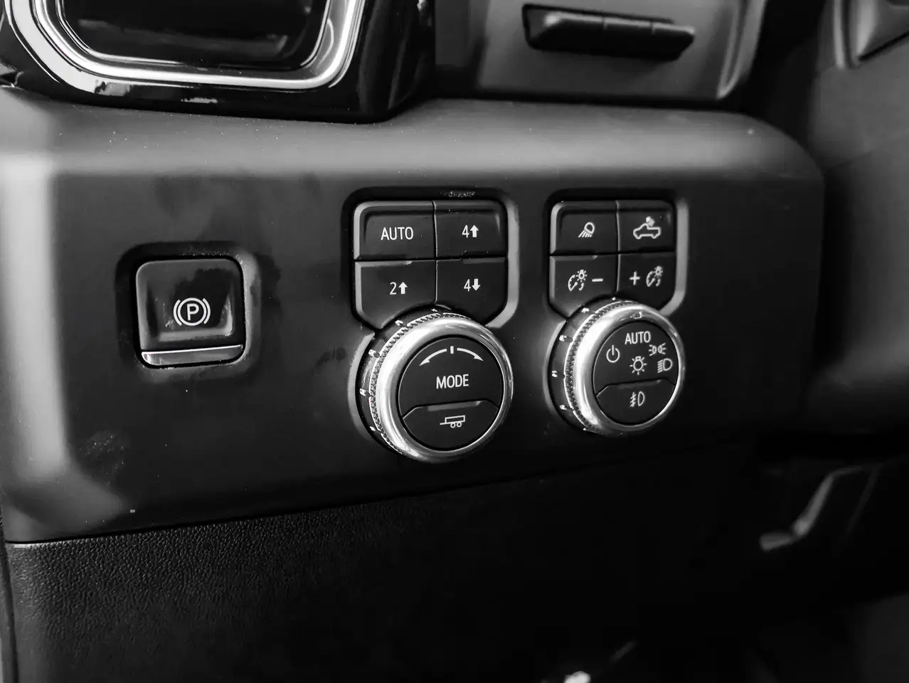 GMC Sierra 3500HD снимка GMC Sierra 3500HD