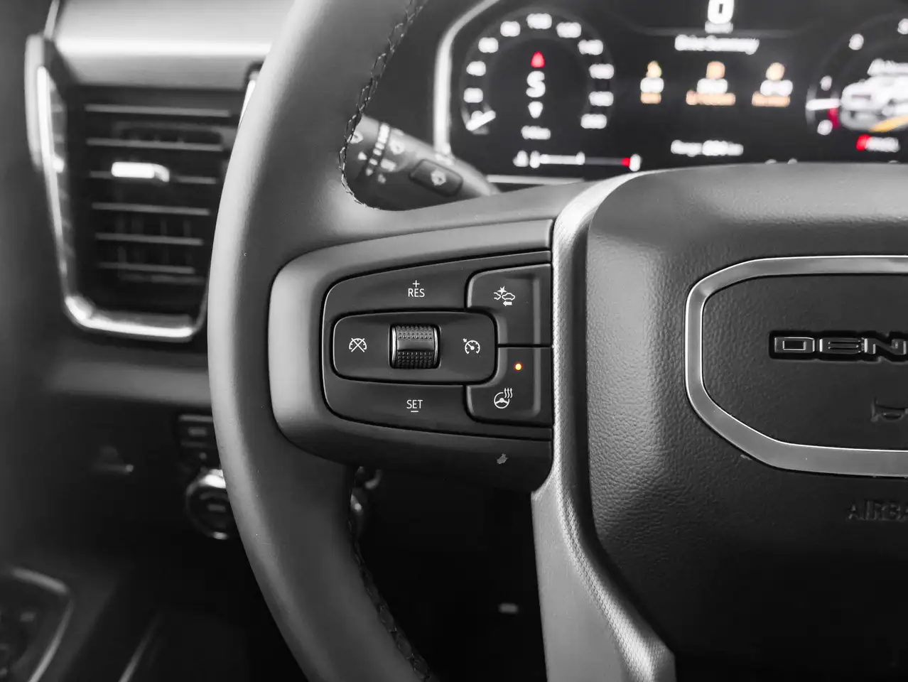 GMC Sierra 3500HD снимка GMC Sierra 3500HD
