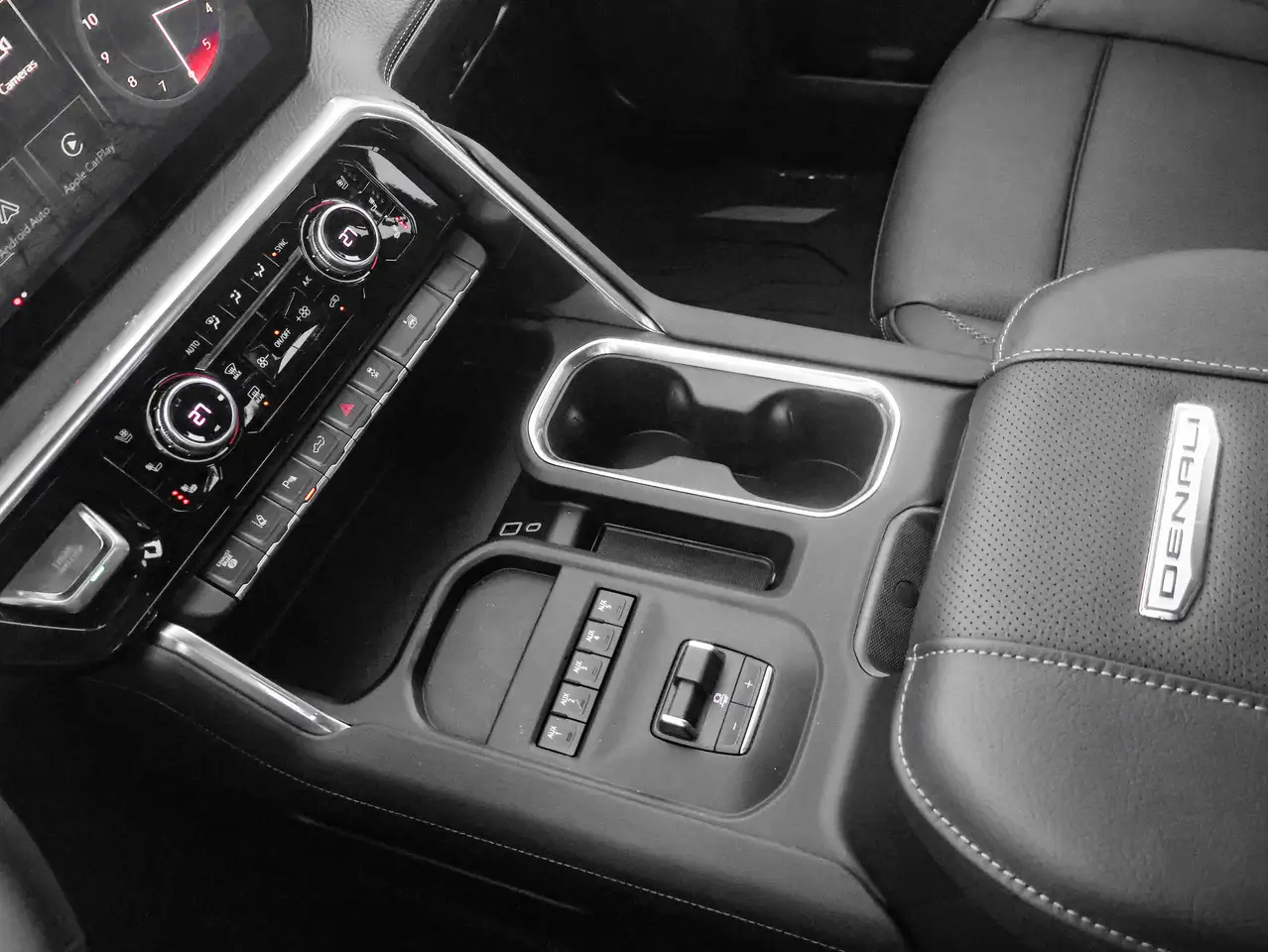 GMC Sierra 3500HD снимка GMC Sierra 3500HD