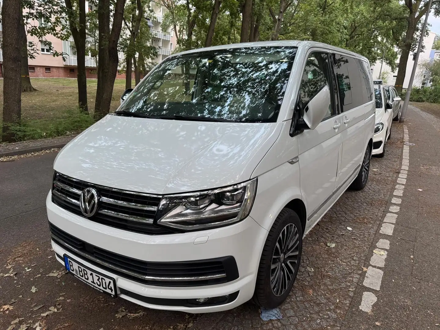 Volkswagen T6 Multivan DSG Kurz 4MOTION Business - 1