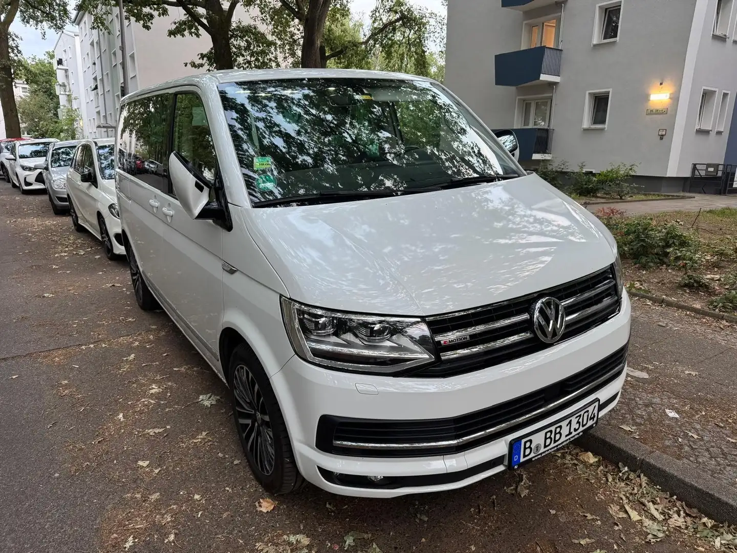 Volkswagen T6 Multivan DSG Kurz 4MOTION Business - 2