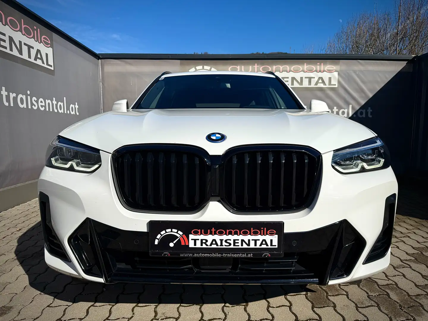 BMW X3 xDrive 30 e M Sport/LiveCockpit/AHV/Keyless/LED Weiß - 2