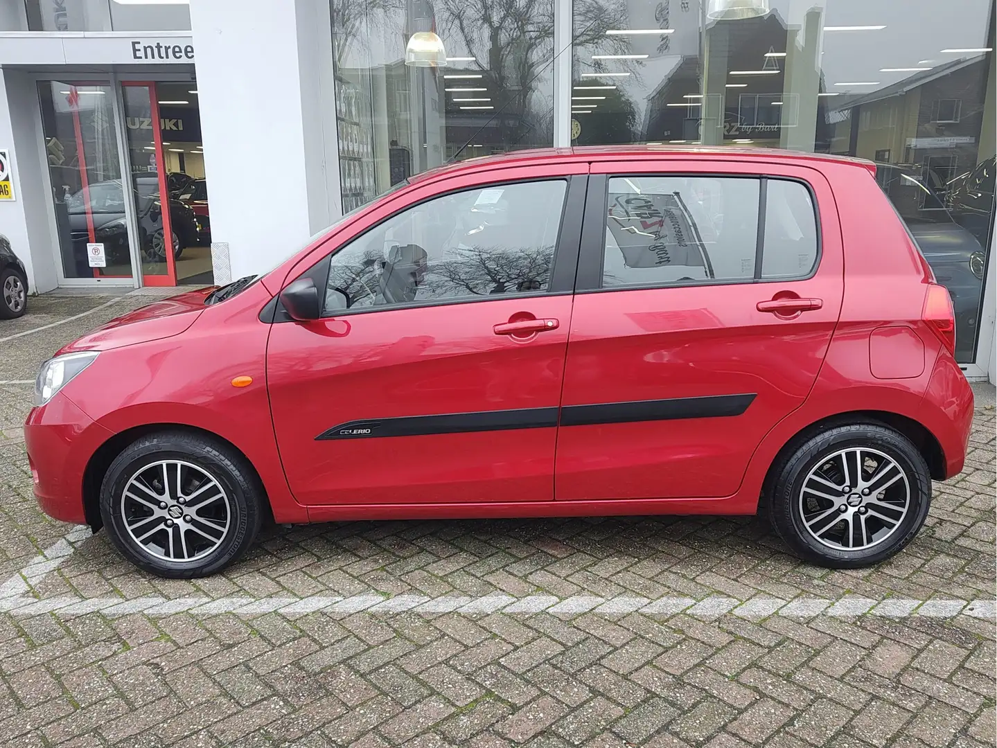 Suzuki Celerio 1.0 COMFORT Sportvelgen | Hoge instap | Airco Rojo - 2