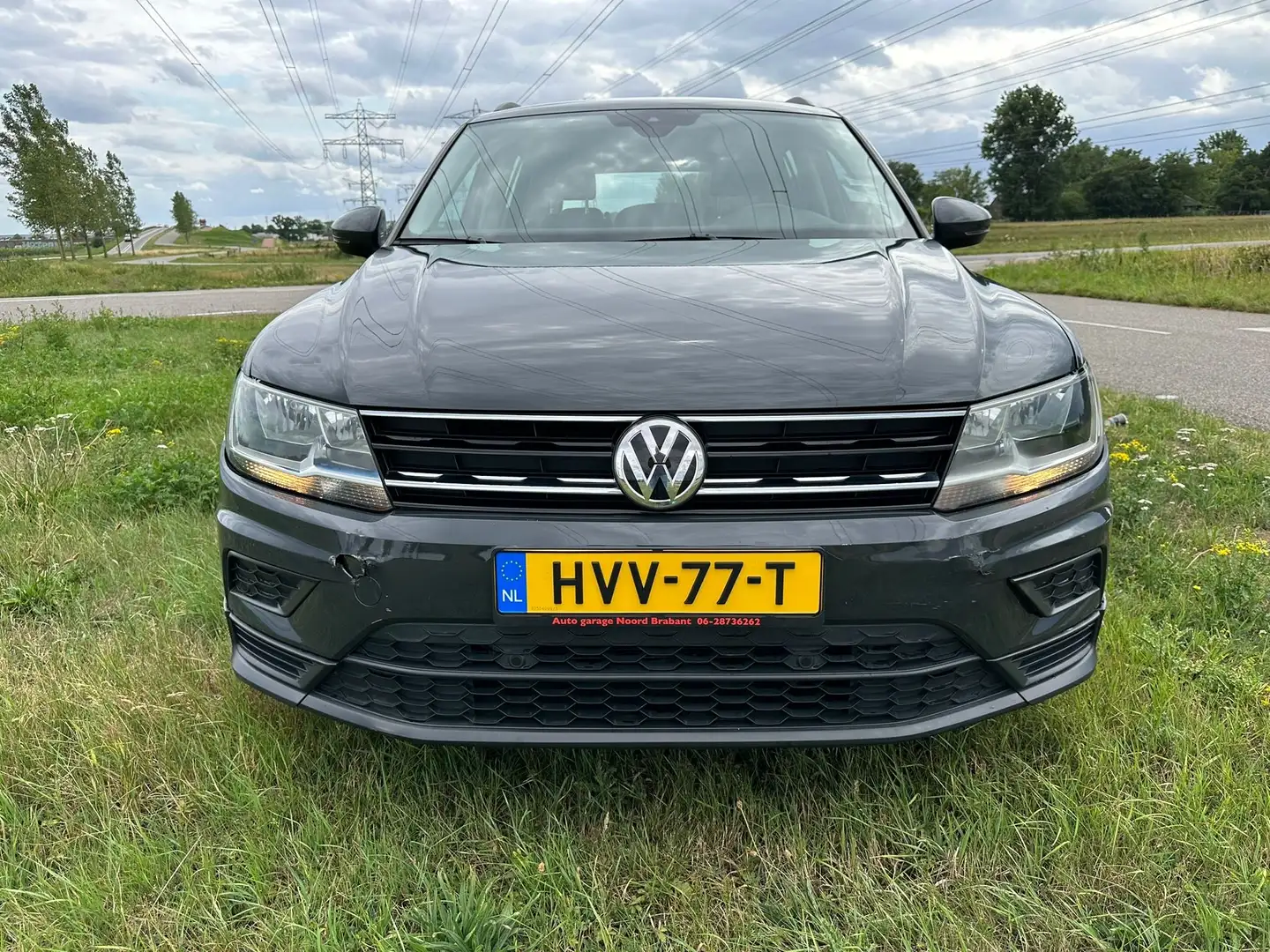 Volkswagen Tiguan 1.5 TSI Comfortline Gris - 2