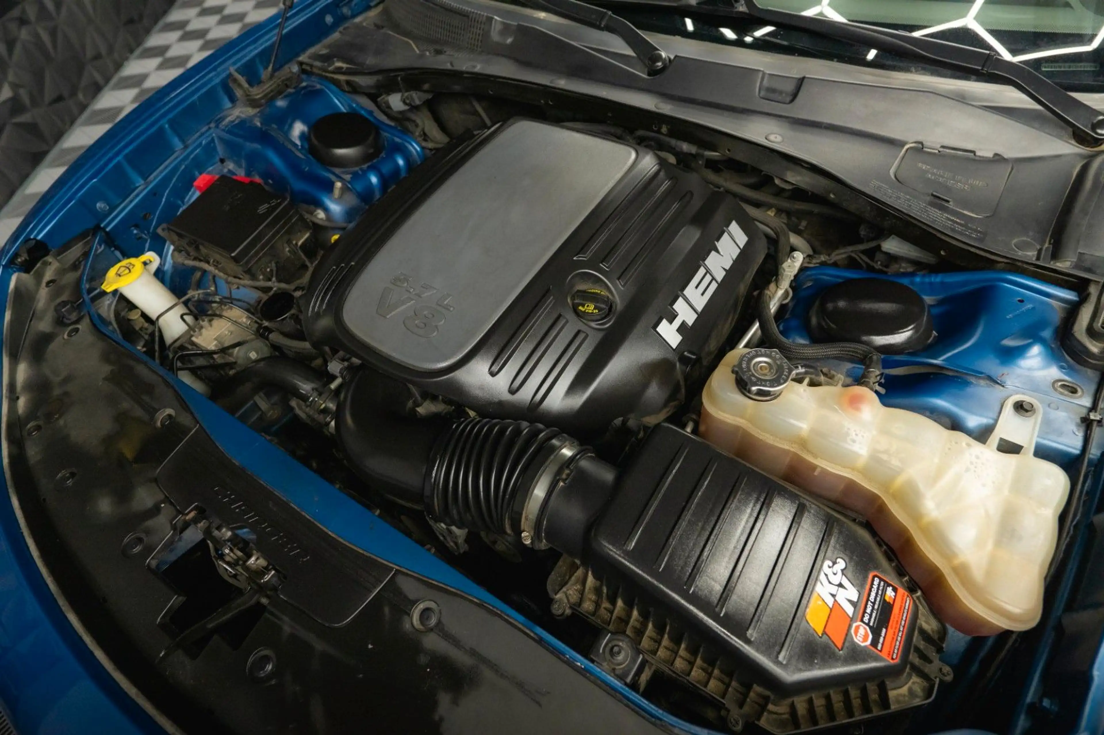 Dodge Charger 5.7 V8 HEMI R/T Night-Paket Performance — photo 6