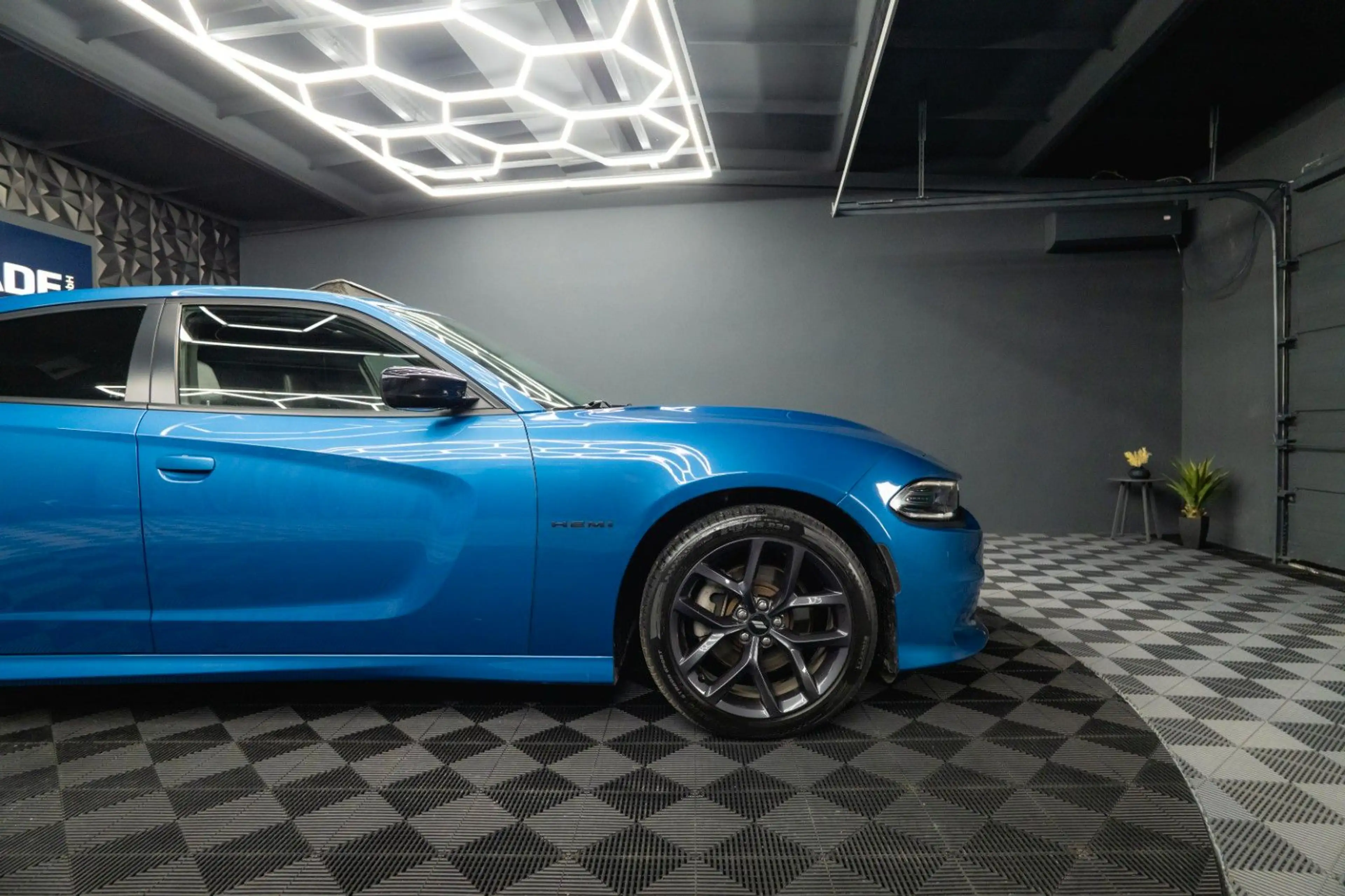 Dodge Charger 5.7 V8 HEMI R/T Night-Paket Performance — photo 12
