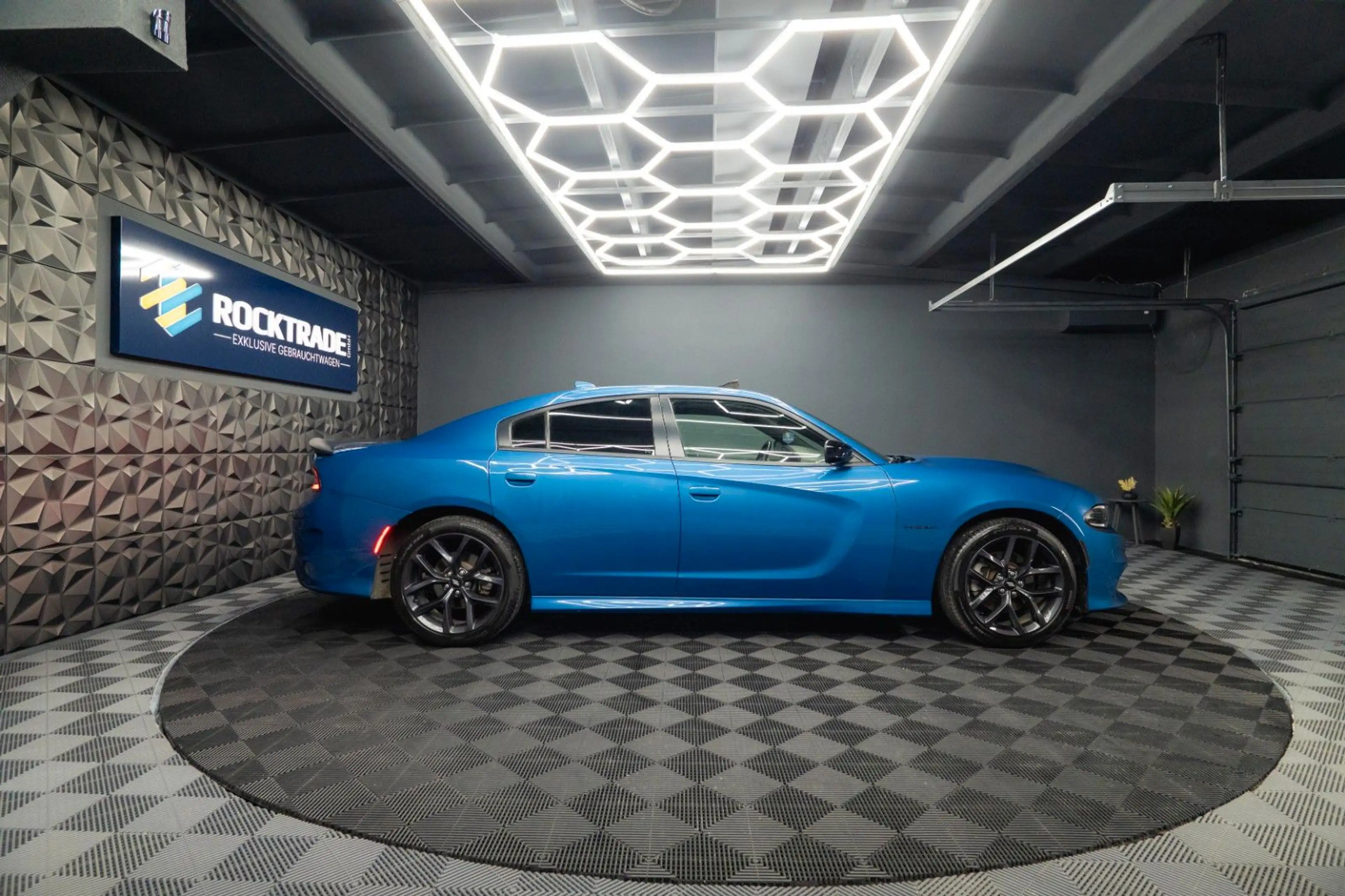 Dodge Charger 5.7 V8 HEMI R/T Night-Paket Performance — photo 10
