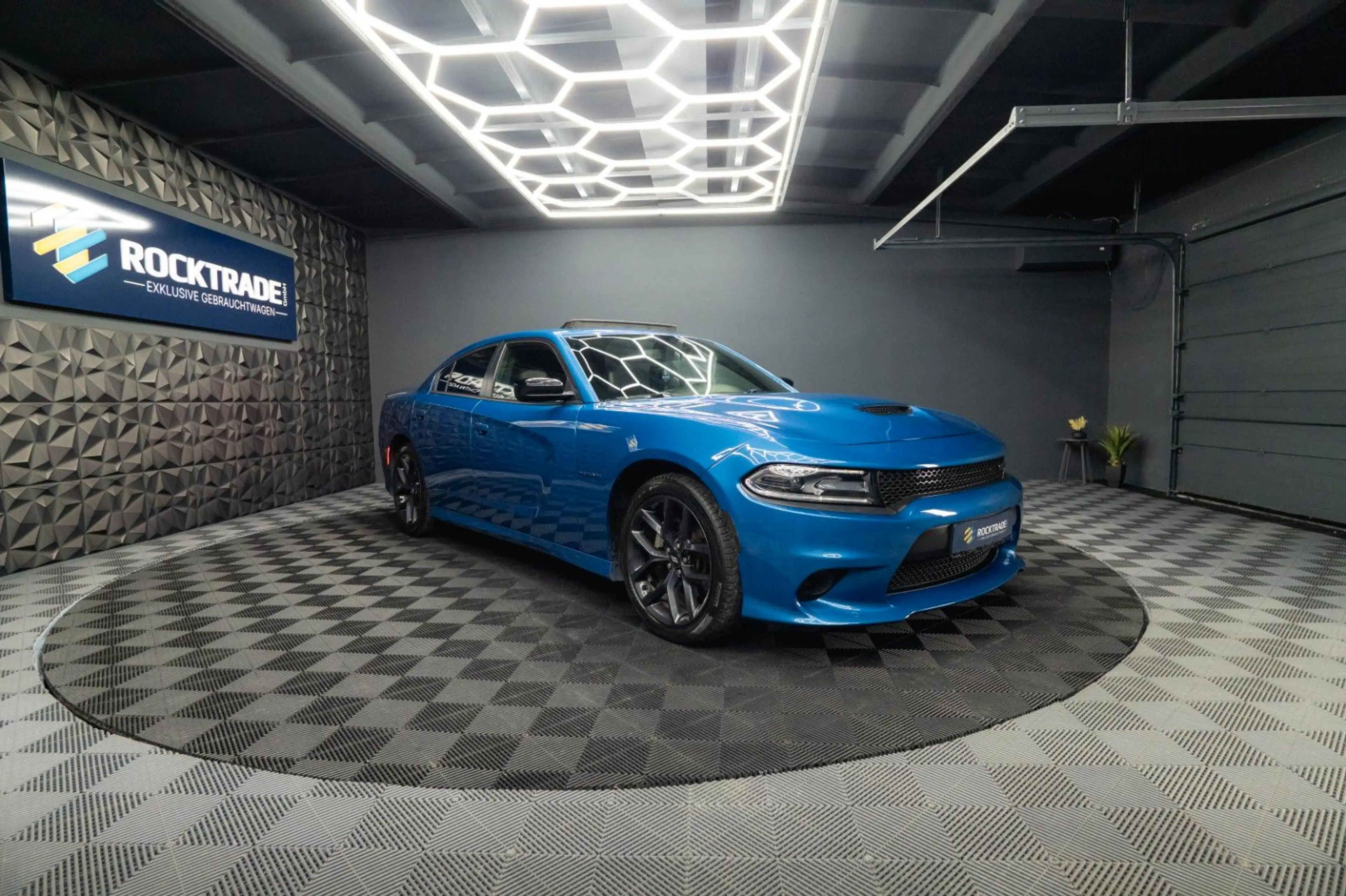Dodge Charger 5.7 V8 HEMI R/T Night-Paket Performance — photo 9