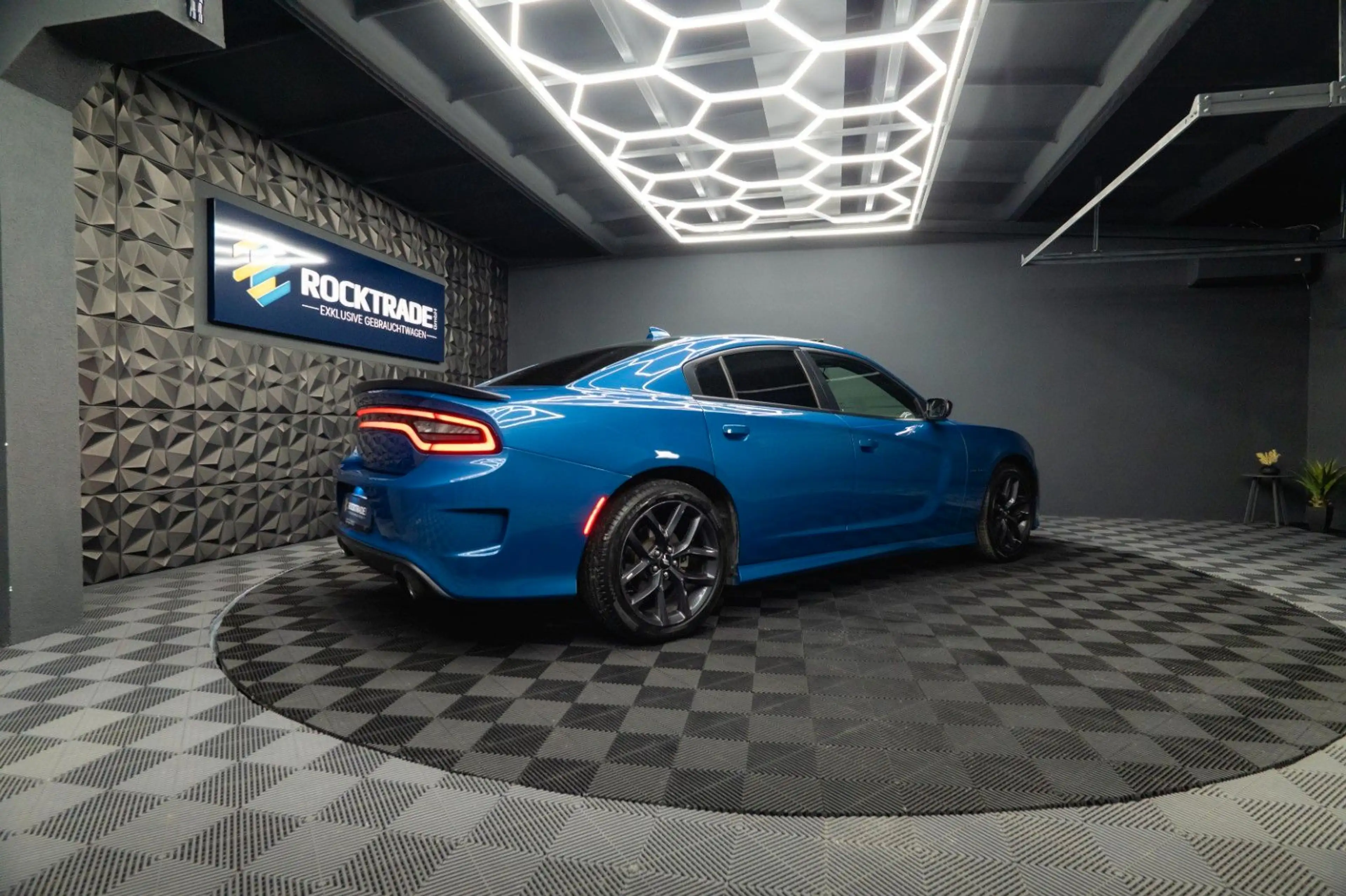 Dodge Charger 5.7 V8 HEMI R/T Night-Paket Performance — photo 14