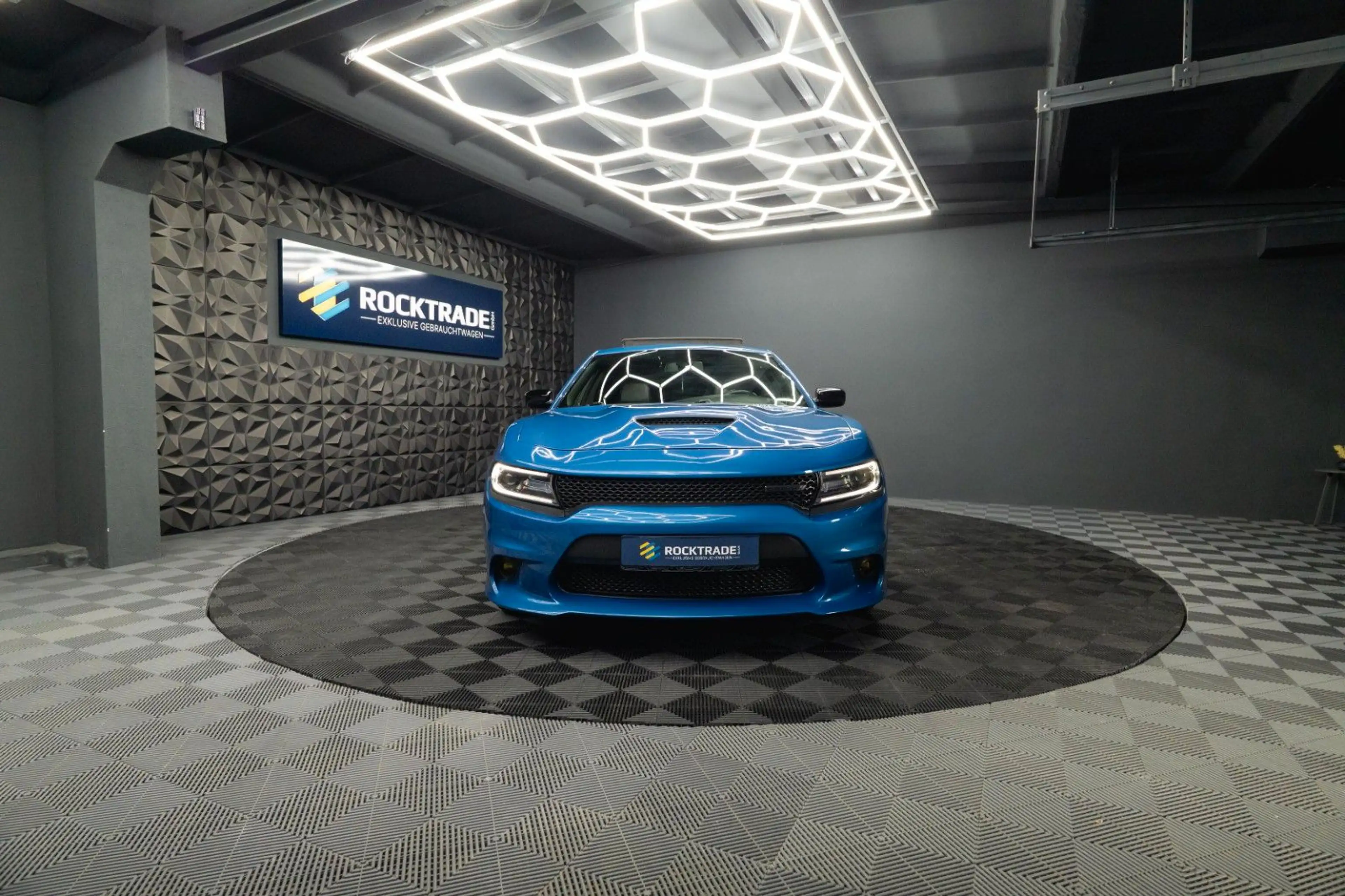 Dodge Charger 5.7 V8 HEMI R/T Night-Paket Performance — photo 3