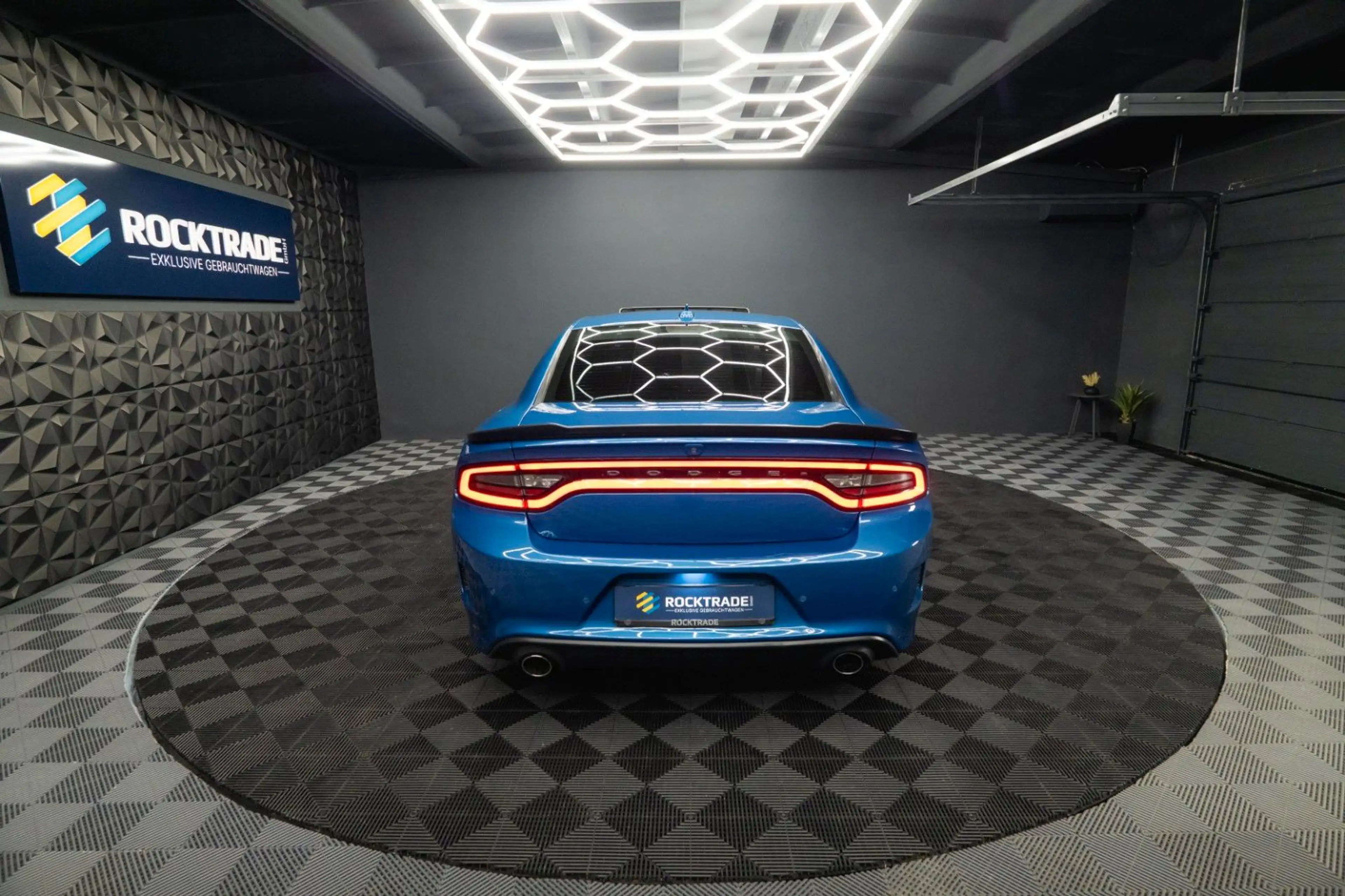 Dodge Charger 5.7 V8 HEMI R/T Night-Paket Performance — photo 15