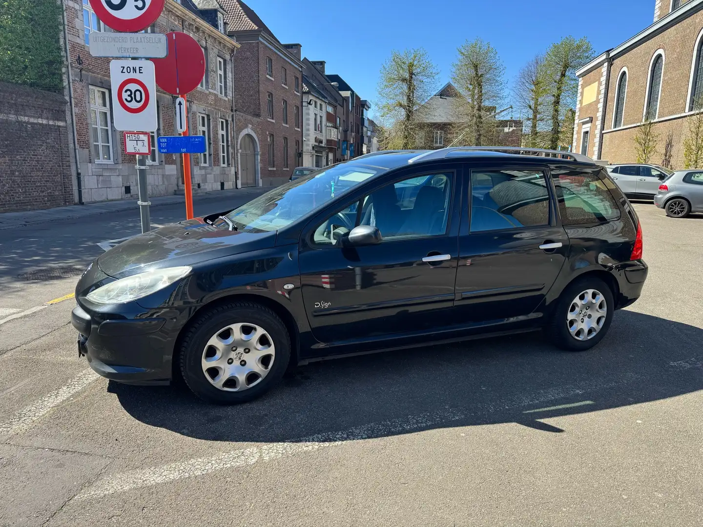 Peugeot 307 SW 1.6i 16v XR 7 Persoons Auto - 2