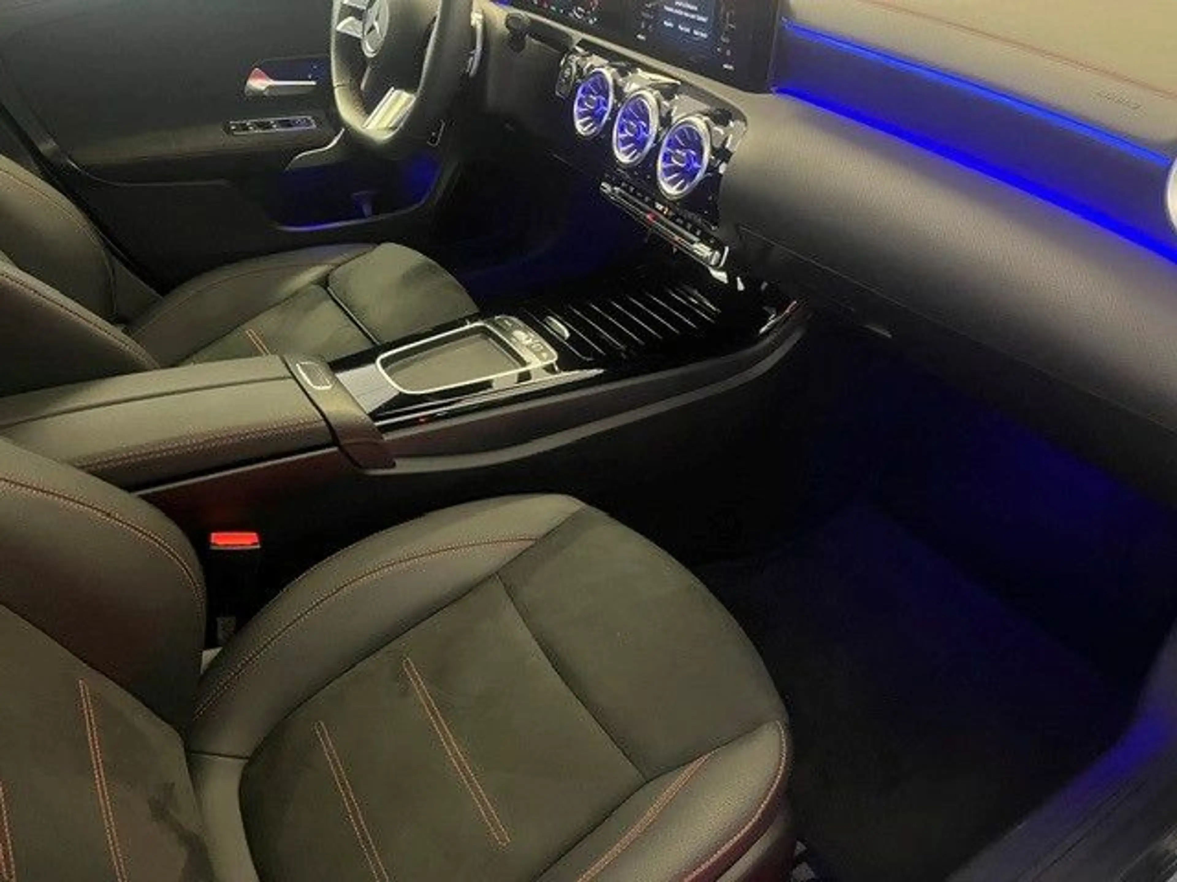 Mercedes-Benz CLA 250 CLA 250e Shooting Brake AMG Panorama KeylessGo — photo 6