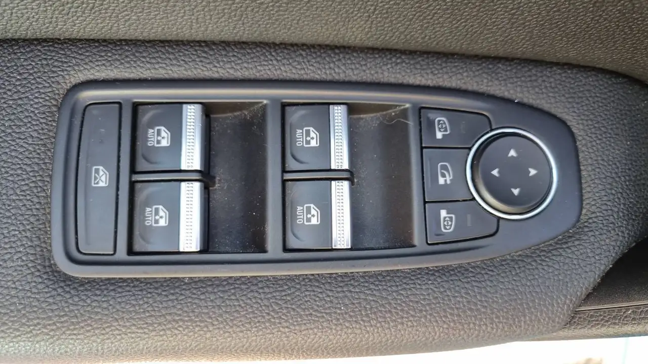 Renault Captur — photo 24