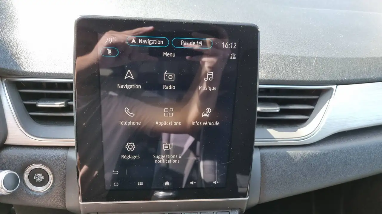 Renault Captur — photo 28