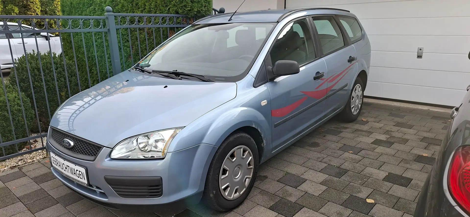 Ford Focus Trend MK2 85 KW Blau - 1