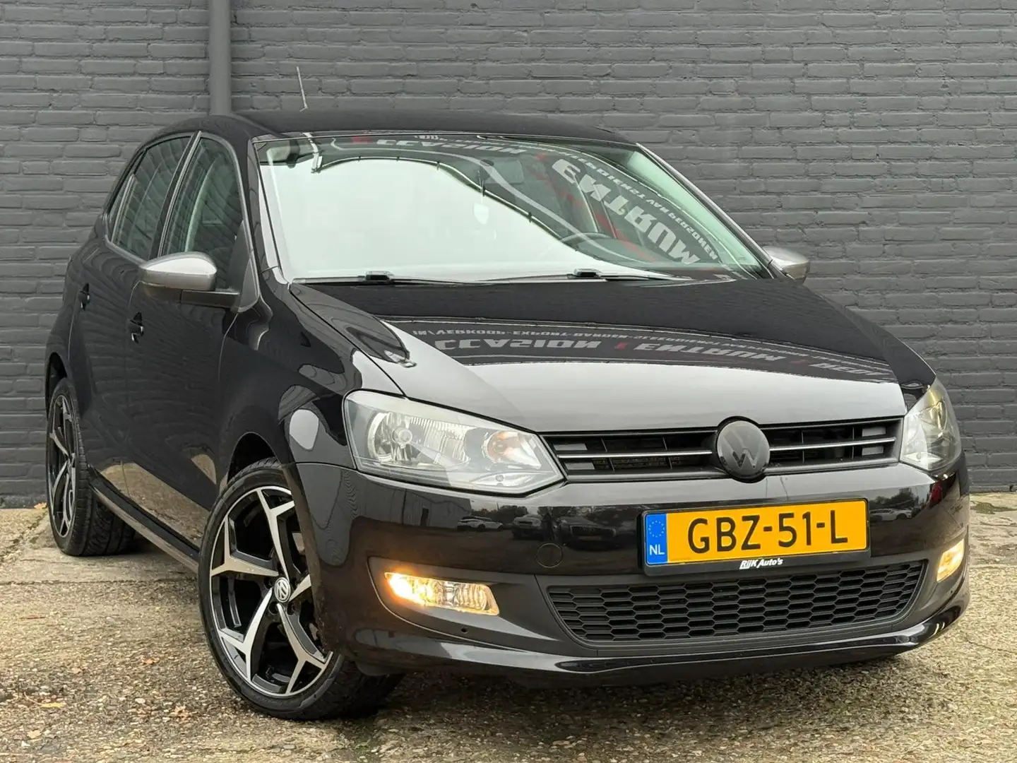 Volkswagen Polo 1.2 TSI Trendline AIRCO | ELEK RAMEN | NWE APK Zwart - 2
